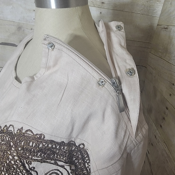 Cream with gold thread long sleeve top - Picture 3 of 6